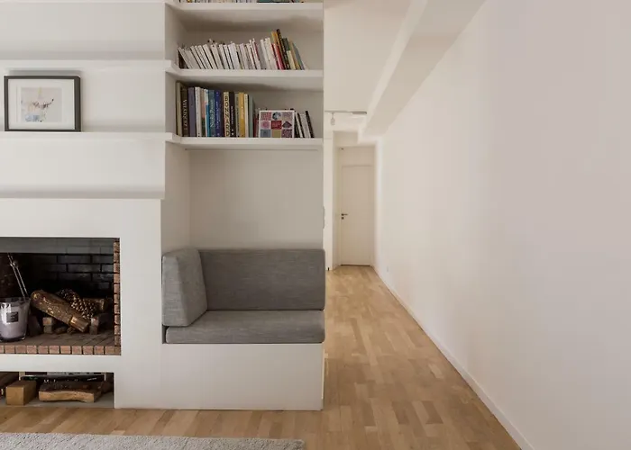 Veeve - Crisp Whites In The 16th Appartement *