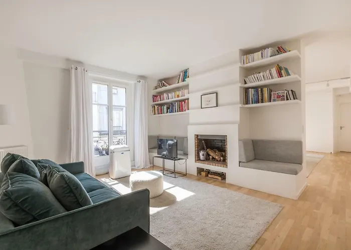 Veeve - Crisp Whites In The 16th * Parijs